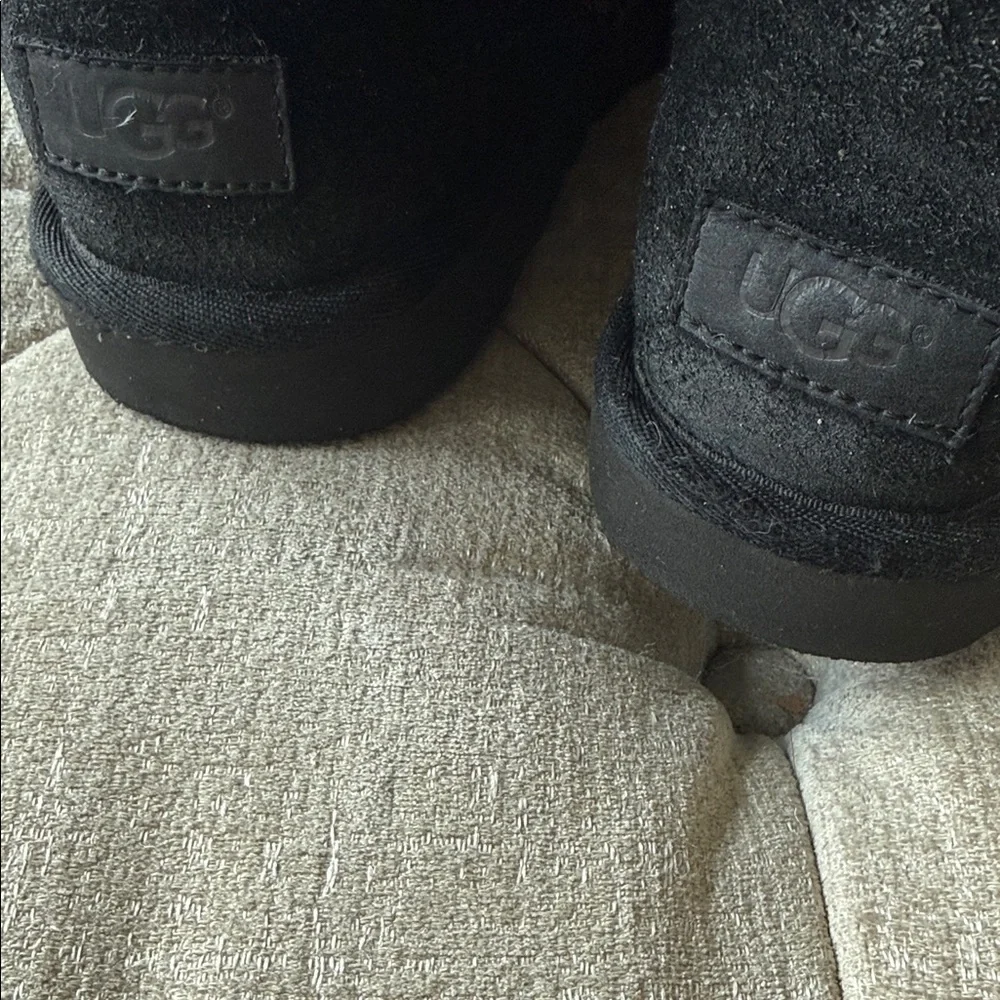 UGG Tall Women’s‎ 8 Black Suede Winter Boots